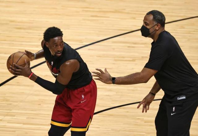 1636211313222067290.jpg 002 Bucks at Heat Game 3 DS.jpg