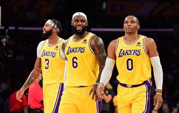 世界杯手机直播-巨头合体磨合阵痛不可少 老詹：能解决问题是关键